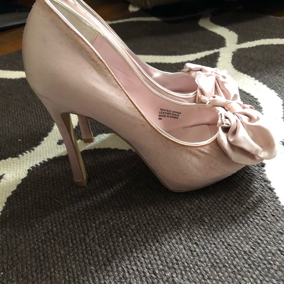 Audrey Brooke pink heels - Picture 2 of 4